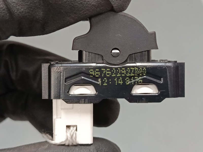 Recambio de mando elevalunas delantero derecho para citroën c3 iii (sx) 1.2 vti 82 referencia OEM IAM 96862292zd  