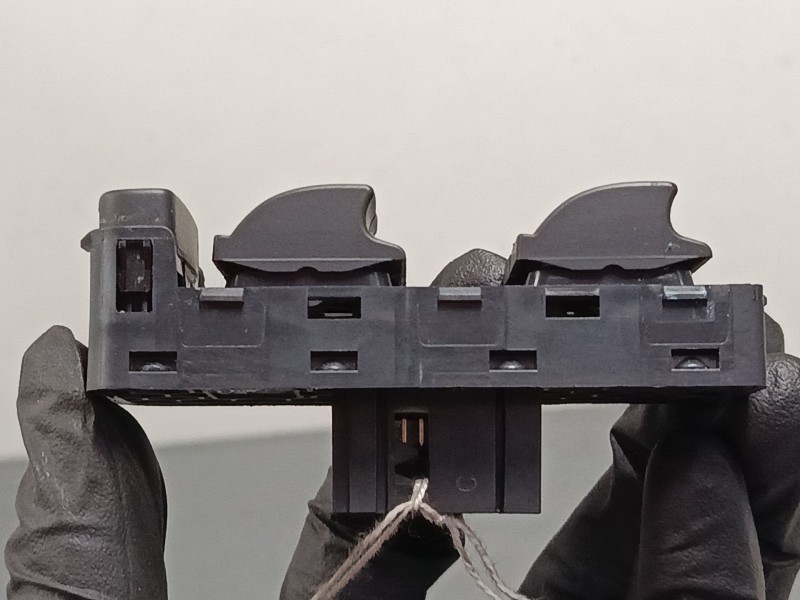 Recambio de mando elevalunas delantero izquierdo para citroën c3 iii (sx) 1.2 vti 82 referencia OEM IAM 98148907ZD  