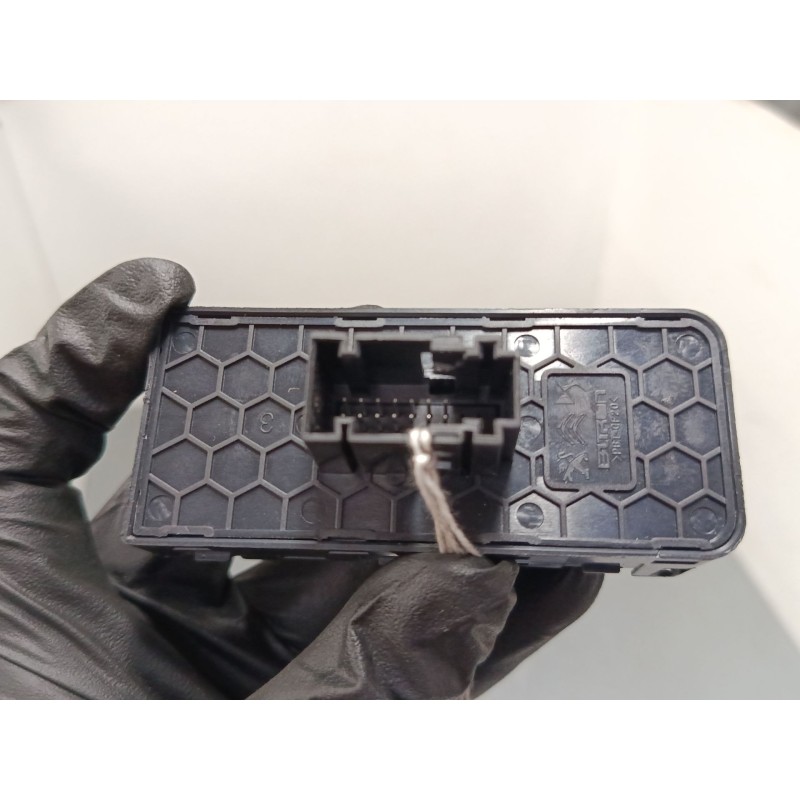 Recambio de mando elevalunas delantero izquierdo para citroën c3 iii (sx) 1.2 vti 82 referencia OEM IAM 98148907ZD  
