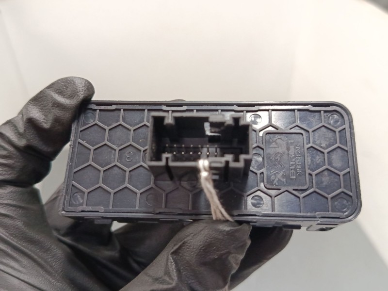 Recambio de mando elevalunas delantero izquierdo para citroën c3 iii (sx) 1.2 vti 82 referencia OEM IAM 98148907ZD  