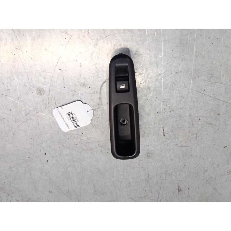 Recambio de mando elevalunas trasero derecho para citroën c3 iii (sx) 1.2 vti 82 referencia OEM IAM   