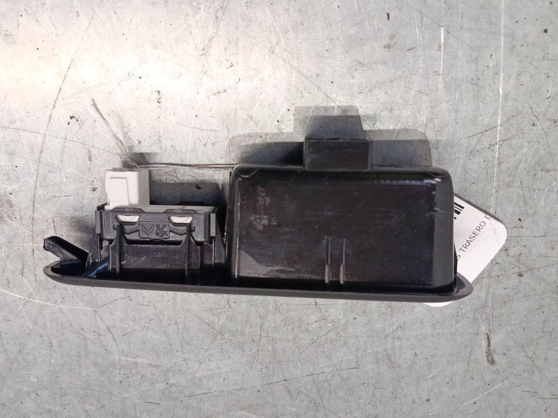 Recambio de mando elevalunas trasero derecho para citroën c3 iii (sx) 1.2 vti 82 referencia OEM IAM   