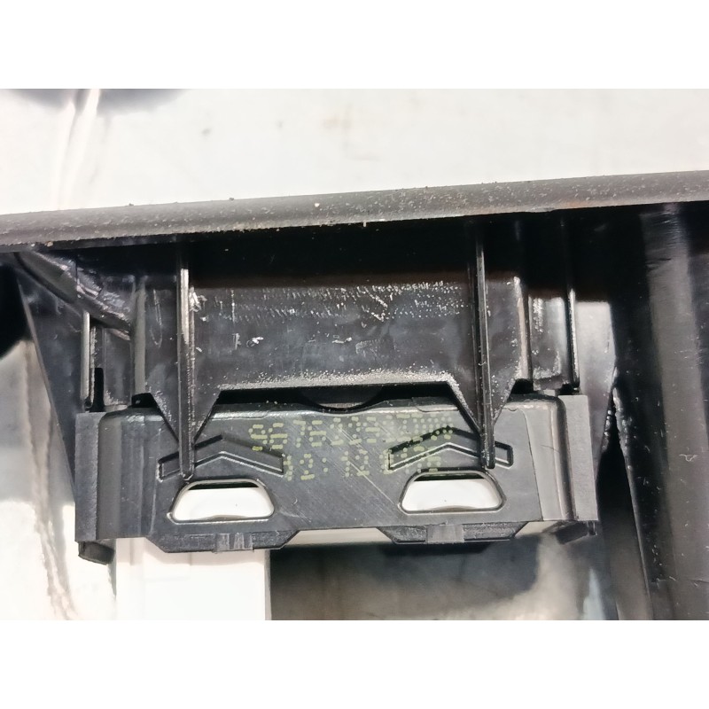 Recambio de mando elevalunas trasero derecho para citroën c3 iii (sx) 1.2 vti 82 referencia OEM IAM   