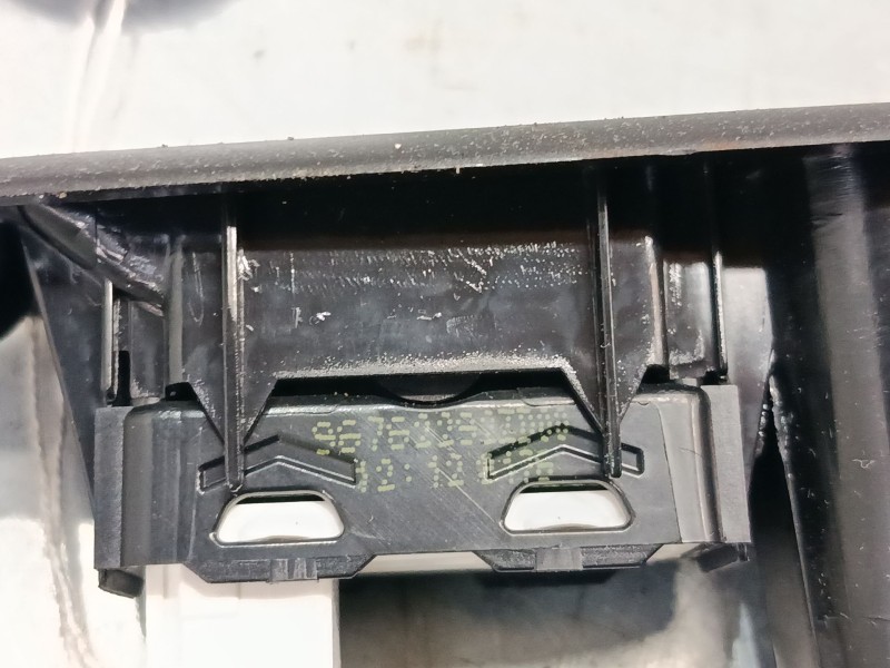 Recambio de mando elevalunas trasero derecho para citroën c3 iii (sx) 1.2 vti 82 referencia OEM IAM   