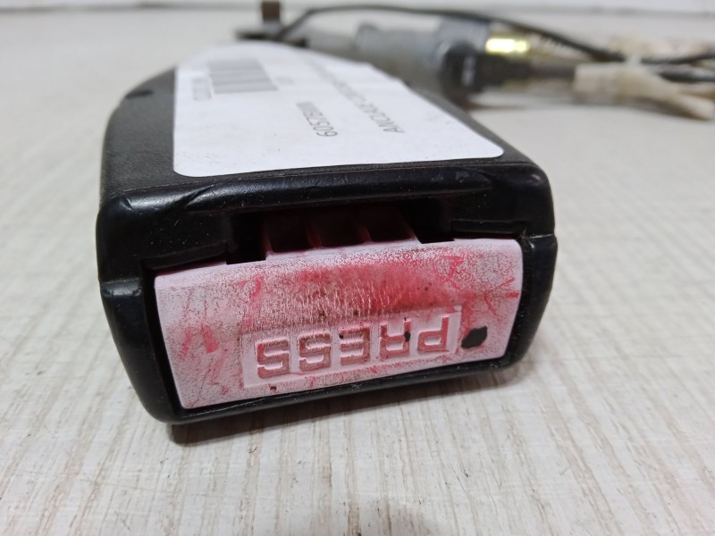 Recambio de anclaje con pretensor delantero izquierdo para renault clio ii (bb_, cb_) 1.2 16v (bb05, bb0w, bb11, bb27, bb2t, bb2