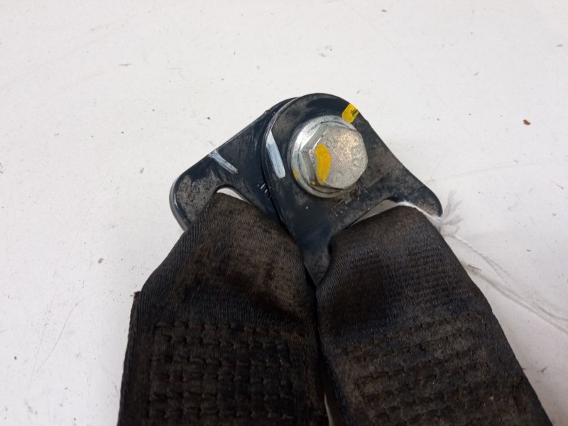 Recambio de anclaje cinturon trasero izquierdo para dacia sandero (bs_) 1.6 mpi 85 (bs03) referencia OEM IAM   