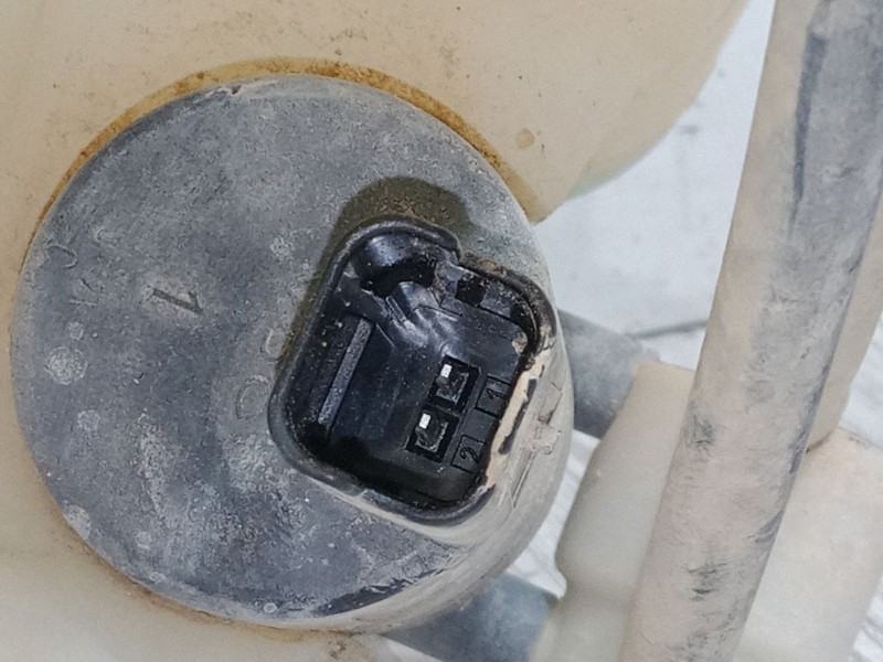 Recambio de botella liquido limpiaparabrisas para peugeot 3008 suv (mc_, mr_, mj_, m4_) 1.6 bluehdi 120 referencia OEM IAM   