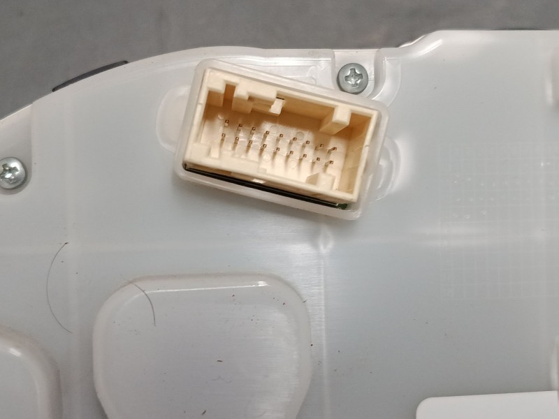 Recambio de cuadro instrumentos para peugeot 208 i (ca_, cc_) 1.2 vti 82 referencia OEM IAM   