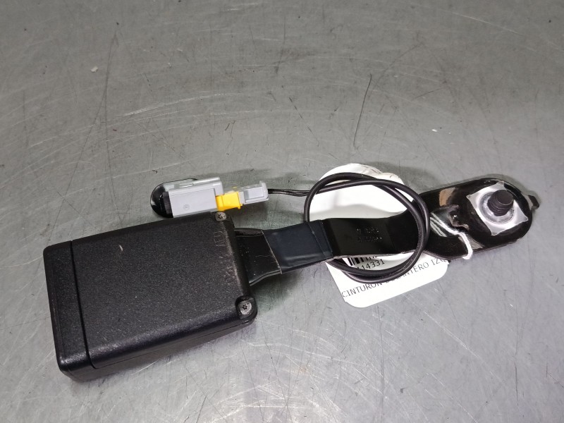 Recambio de anclaje cinturon delantero izquierdo para peugeot 208 i (ca_, cc_) 1.2 vti 82 referencia OEM IAM   