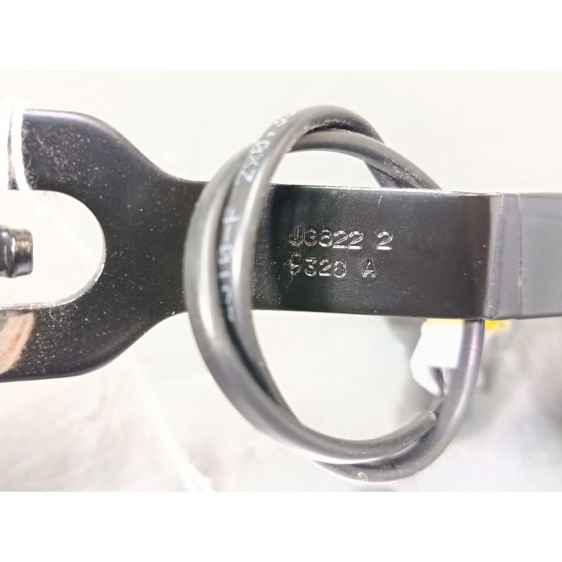 Recambio de anclaje cinturon delantero izquierdo para peugeot 208 i (ca_, cc_) 1.2 vti 82 referencia OEM IAM   