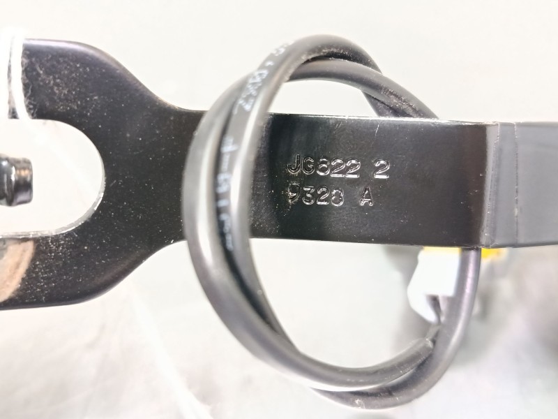 Recambio de anclaje cinturon delantero izquierdo para peugeot 208 i (ca_, cc_) 1.2 vti 82 referencia OEM IAM   