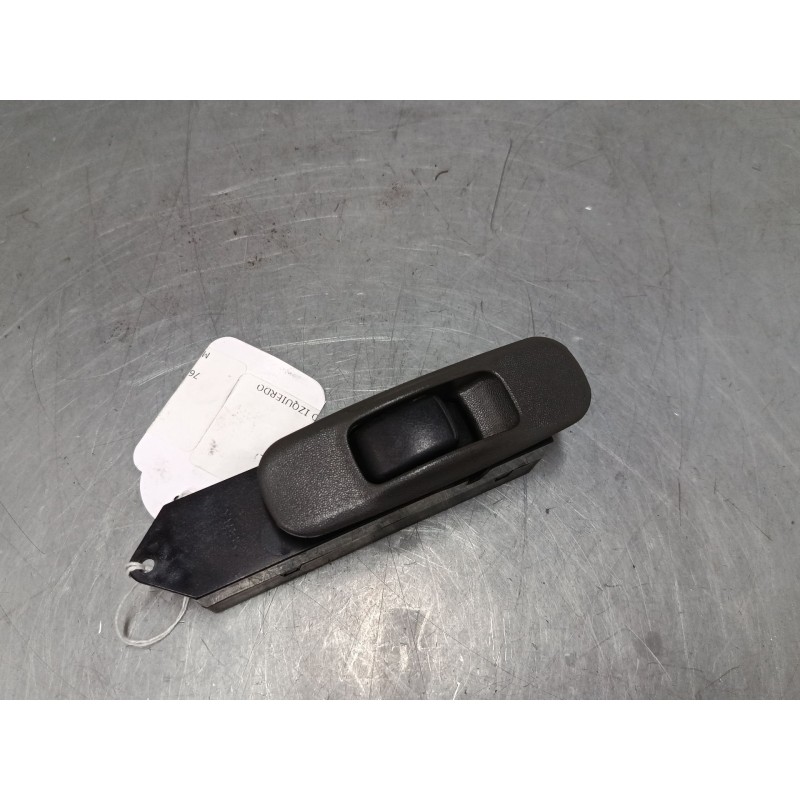 Recambio de mando elevalunas trasero izquierdo para mitsubishi montero sport i (k7_, k9_) 2.5 td (k94w, k74t) referencia OEM IAM