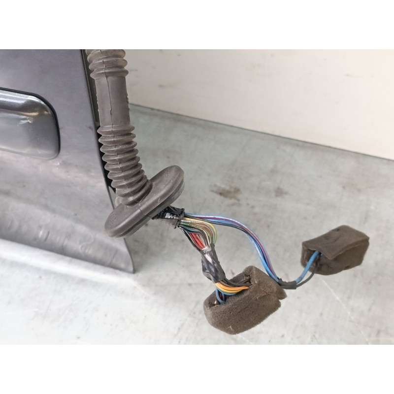 Recambio de puerta delantera derecha para mitsubishi montero sport i (k7_, k9_) 2.5 td (k94w, k74t) referencia OEM IAM MR981908 