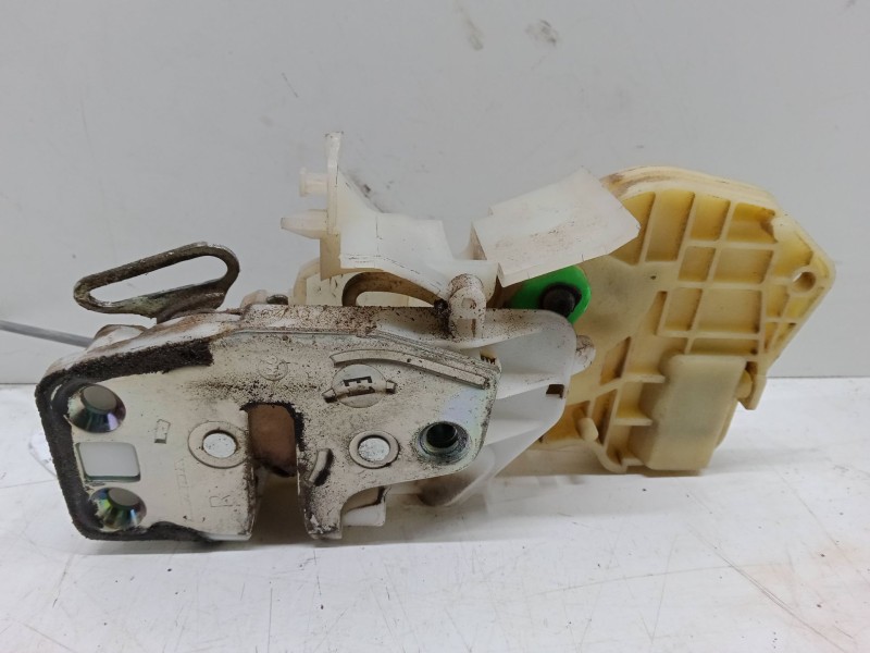 Recambio de cerradura puerta delantera derecha para honda jazz ii (gd_, ge3, ge2) 1.3 idsi (gd1) referencia OEM IAM   