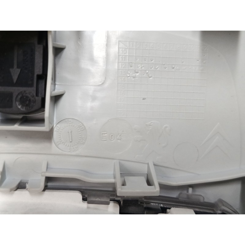 Recambio de luz interior delantera para peugeot 208 i (ca_, cc_) 1.2 vti 82 referencia OEM IAM 9656164180  
