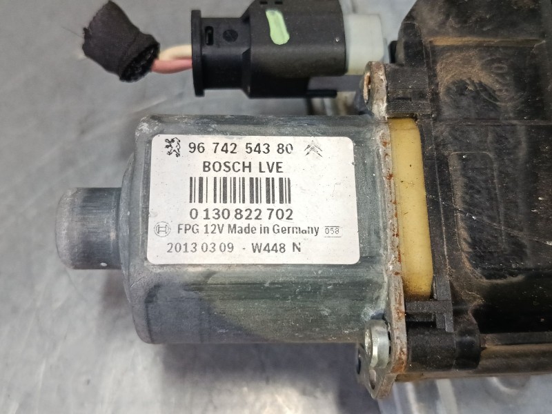 Recambio de elevalunas electrico delantero derecho para peugeot 208 i (ca_, cc_) 1.2 vti 82 referencia OEM IAM 9673154380 967425