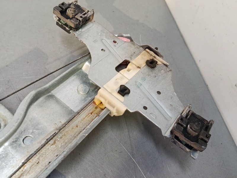 Recambio de elevalunas electrico delantero derecho para peugeot 208 i (ca_, cc_) 1.2 vti 82 referencia OEM IAM 9673154380 967425