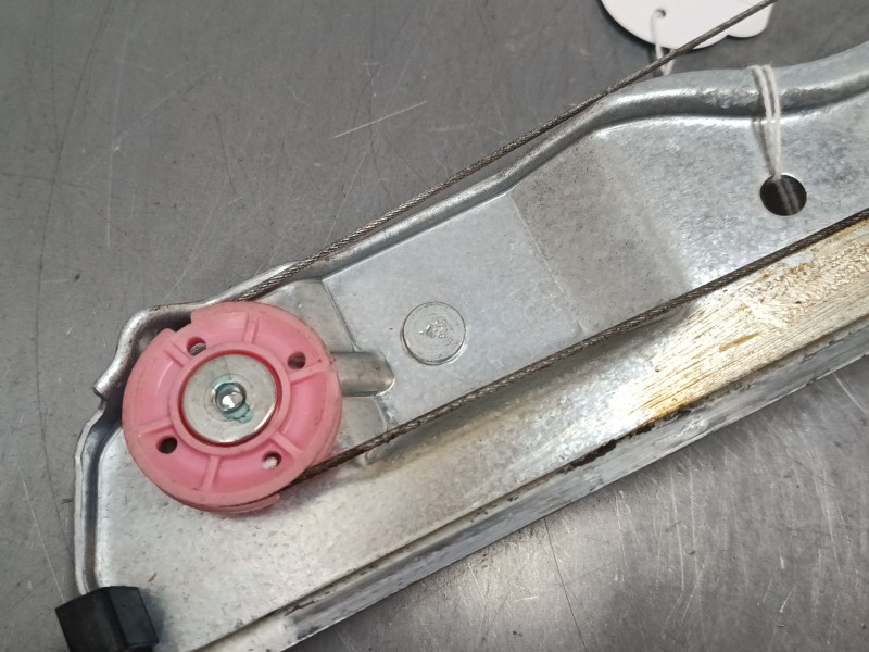 Recambio de elevalunas electrico delantero derecho para peugeot 208 i (ca_, cc_) 1.2 vti 82 referencia OEM IAM 9673154380 967425