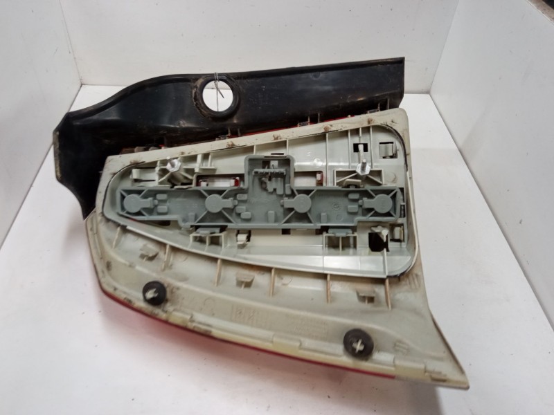Recambio de piloto trasero derecho para opel zafira / zafira family b (a05) 1.9 cdti (m75) referencia OEM IAM   