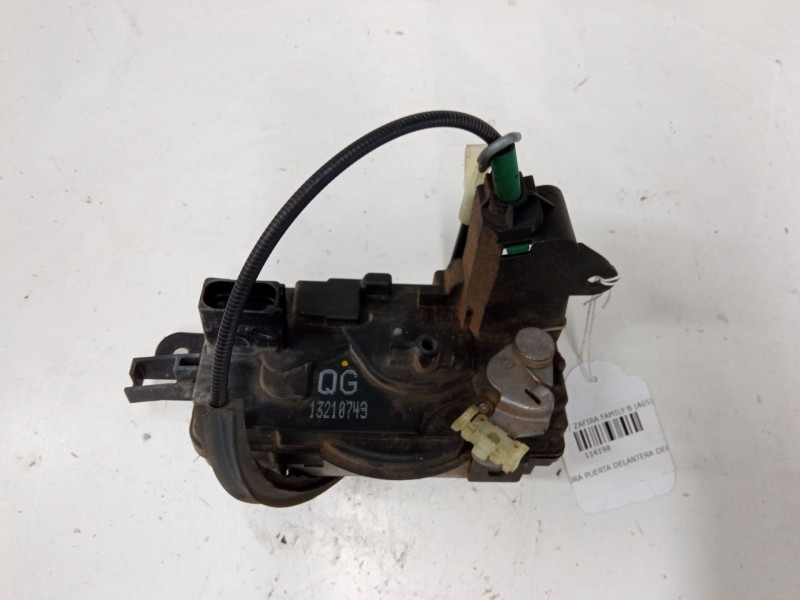 Recambio de cerradura puerta delantera derecha para opel zafira / zafira family b (a05) 1.9 cdti (m75) referencia OEM IAM 132107