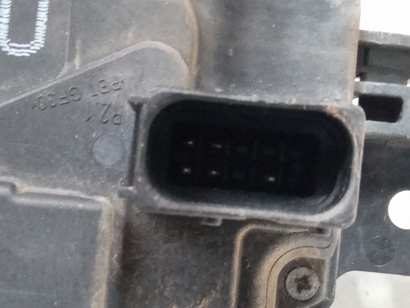 Recambio de cerradura puerta delantera derecha para opel zafira / zafira family b (a05) 1.9 cdti (m75) referencia OEM IAM 132107