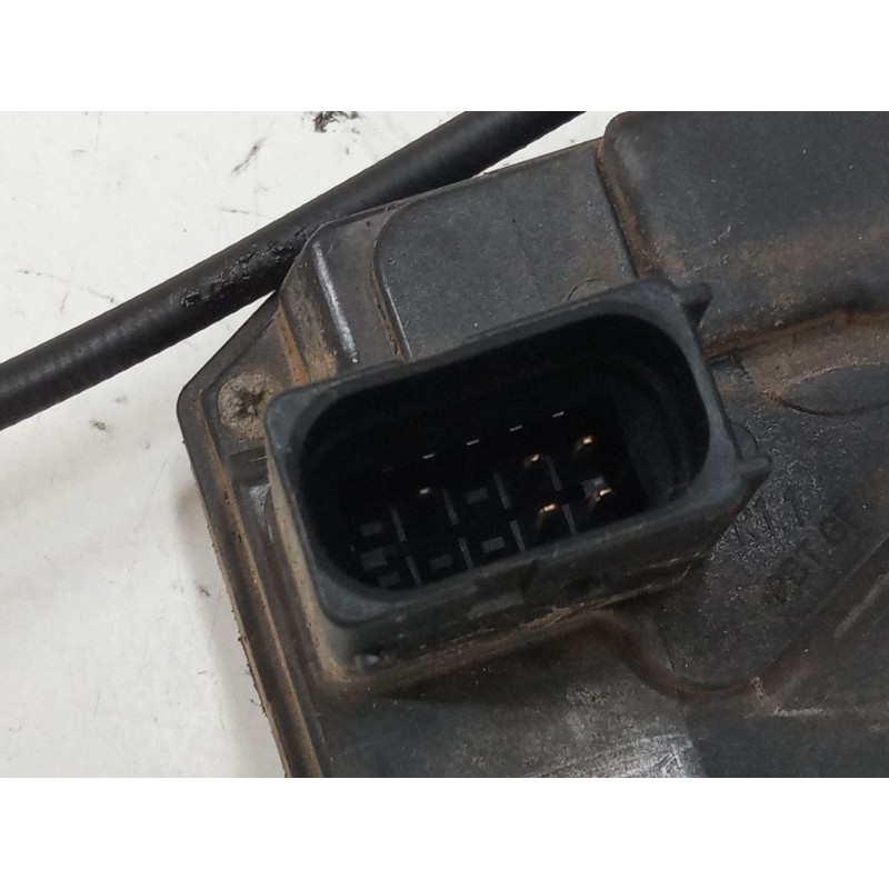 Recambio de cerradura puerta trasera derecha para opel zafira / zafira family b (a05) 1.9 cdti (m75) referencia OEM IAM 13218739