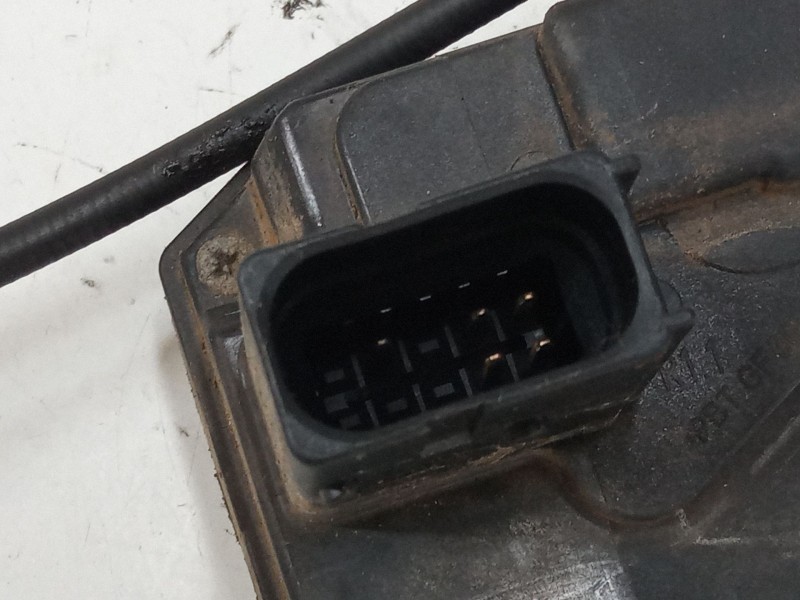 Recambio de cerradura puerta trasera derecha para opel zafira / zafira family b (a05) 1.9 cdti (m75) referencia OEM IAM 13218739