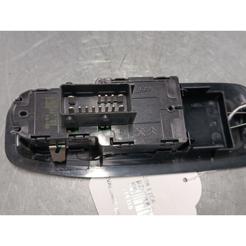 Recambio de mando elevalunas delantero izquierdo para peugeot 208 i (ca_, cc_) 1.2 vti 82 referencia OEM IAM   
