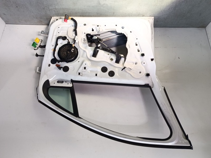 Recambio de puerta delantera izquierda para peugeot 208 i (ca_, cc_) 1.2 vti 82 referencia OEM IAM   
