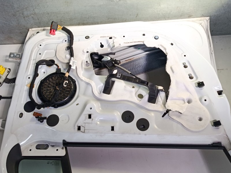 Recambio de puerta delantera izquierda para peugeot 208 i (ca_, cc_) 1.2 vti 82 referencia OEM IAM   