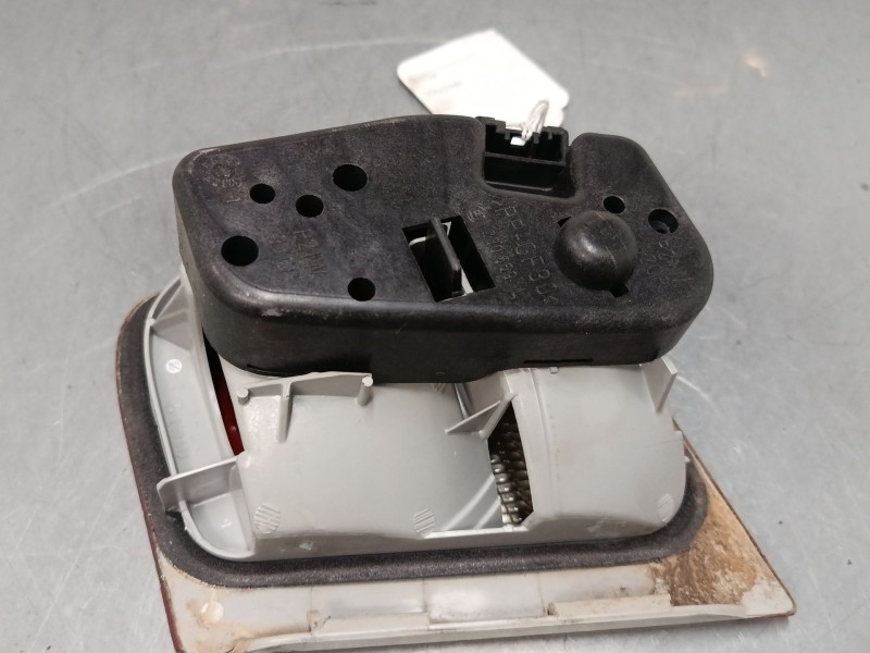 Recambio de piloto trasero porton izquierdo para bmw 3 (e46) 316 i referencia OEM IAM 8364923 230511 