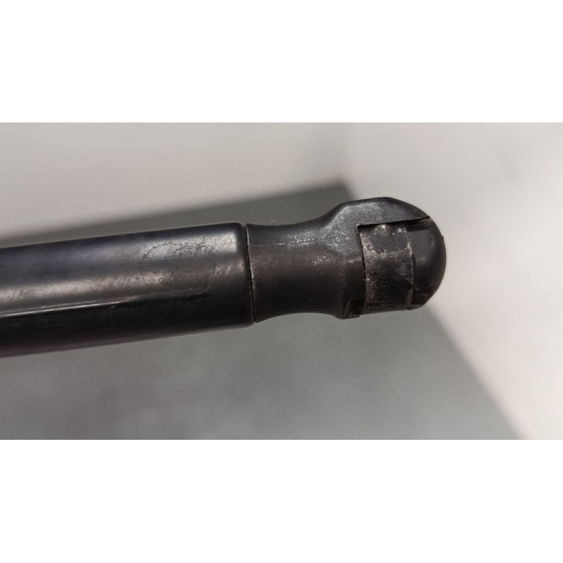 Recambio de amortiguadores capo para volkswagen passat b5.5 variant (3b6) 1.9 tdi referencia OEM IAM 3B0823359D  