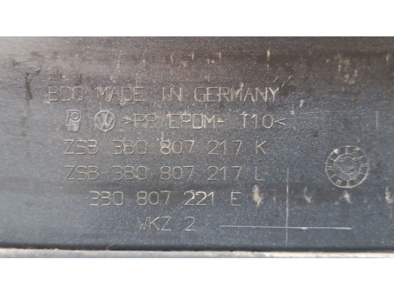 Recambio de paragolpes delantero para volkswagen passat b5.5 variant (3b6) 1.9 tdi referencia OEM IAM 3B0807217  