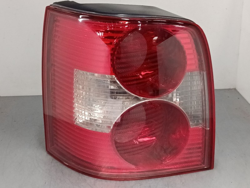 Recambio de piloto trasero izquierdo para volkswagen passat b5.5 variant (3b6) 1.9 tdi referencia OEM IAM 11A210B  