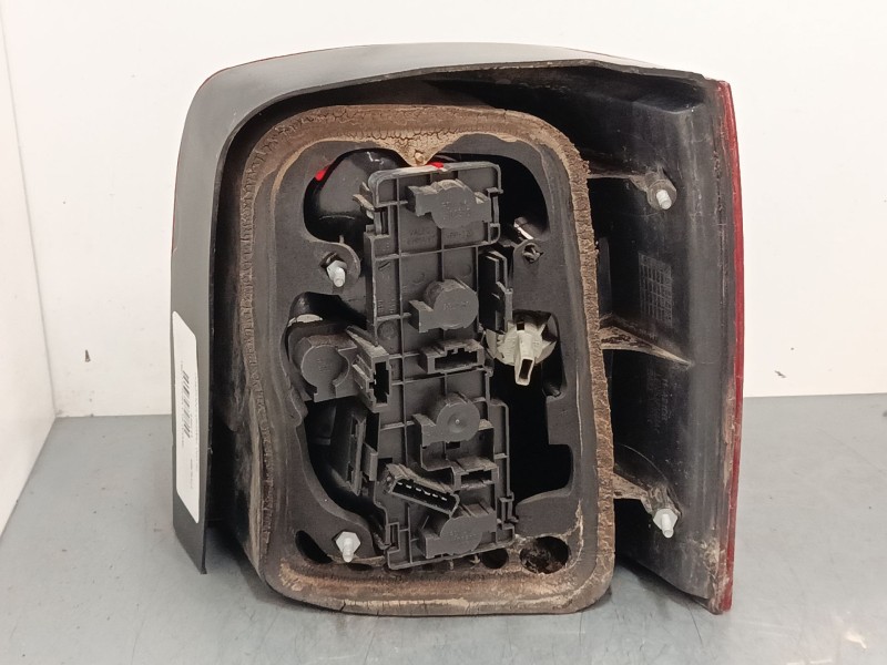 Recambio de piloto trasero izquierdo para volkswagen passat b5.5 variant (3b6) 1.9 tdi referencia OEM IAM 11A210B  