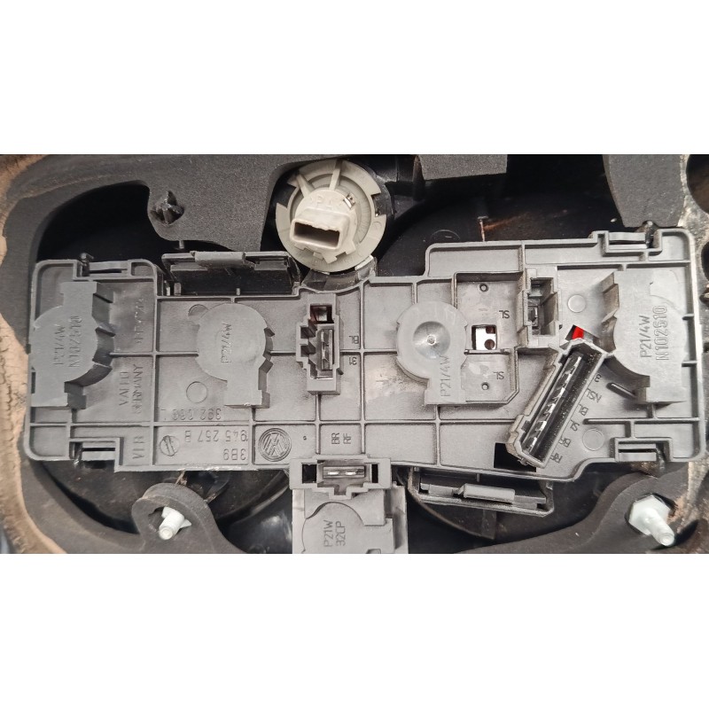 Recambio de piloto trasero izquierdo para volkswagen passat b5.5 variant (3b6) 1.9 tdi referencia OEM IAM 11A210B  