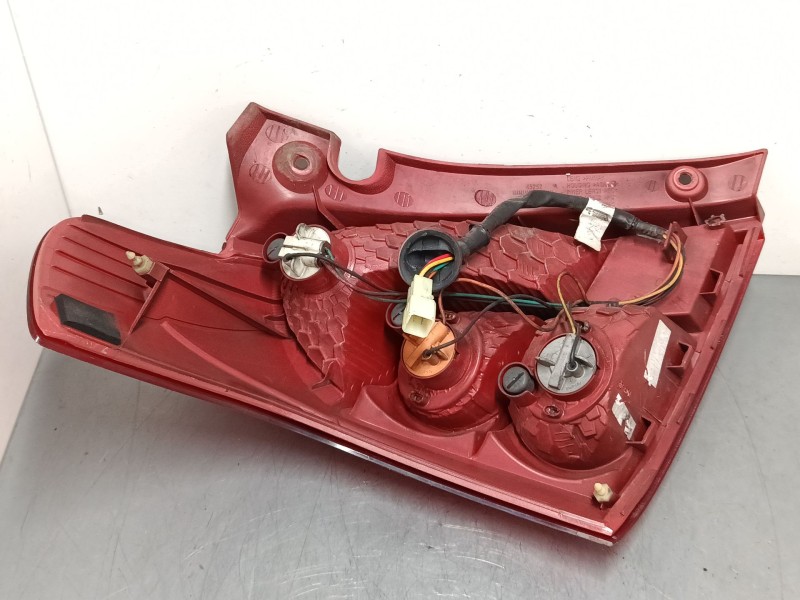 Recambio de piloto trasero derecho para suzuki swift iii (mz, ez) 1.3 ddis (rs 413d) referencia OEM IAM 5696S1R  