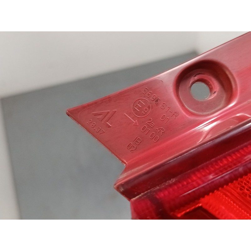 Recambio de piloto trasero derecho para suzuki swift iii (mz, ez) 1.3 ddis (rs 413d) referencia OEM IAM 5696S1R  