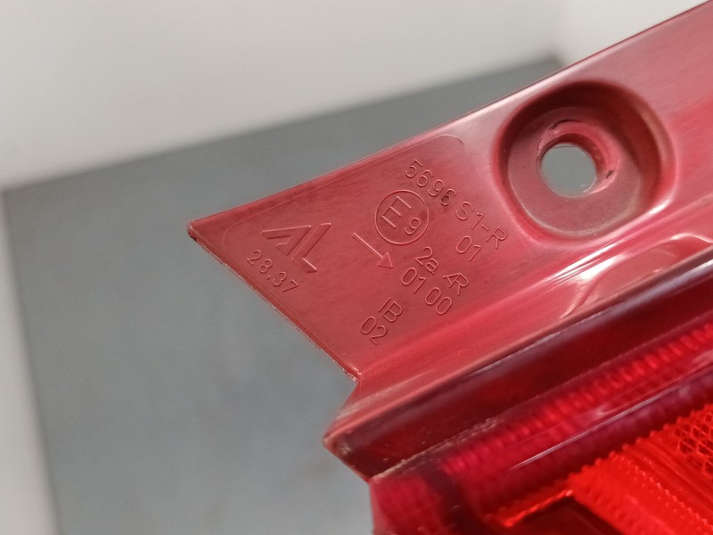 Recambio de piloto trasero derecho para suzuki swift iii (mz, ez) 1.3 ddis (rs 413d) referencia OEM IAM 5696S1R  