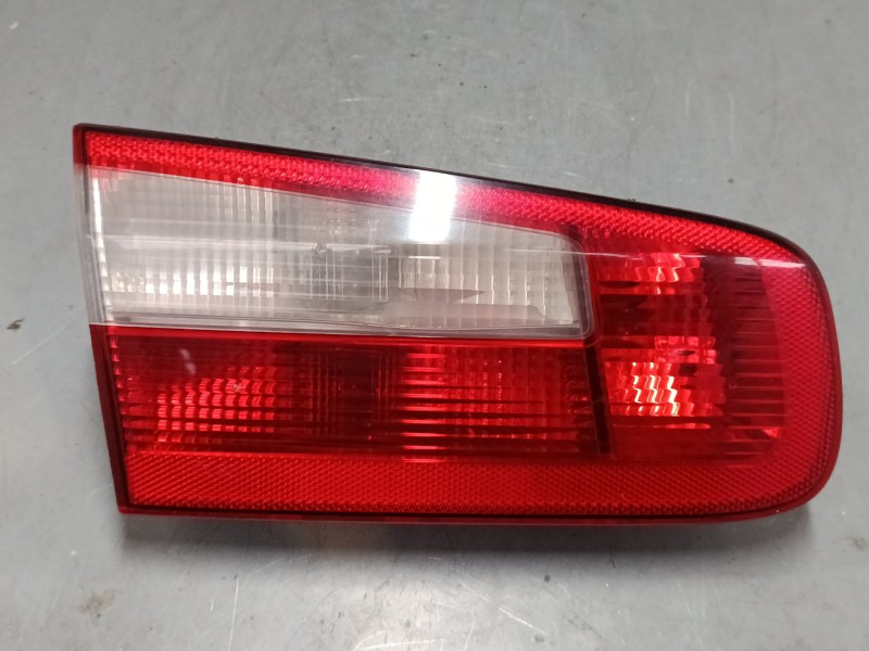Recambio de piloto trasero porton izquierdo para renault laguna ii (bg0/1_) 1.9 dci (bg08, bg0g) referencia OEM IAM 8200002475  