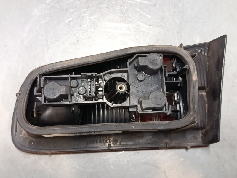 Recambio de piloto trasero porton izquierdo para renault laguna ii (bg0/1_) 1.9 dci (bg08, bg0g) referencia OEM IAM 8200002475  