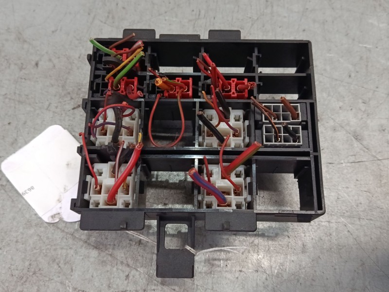 Recambio de caja reles / fusibles para porsche cayman (987) s 3.4 referencia OEM IAM   