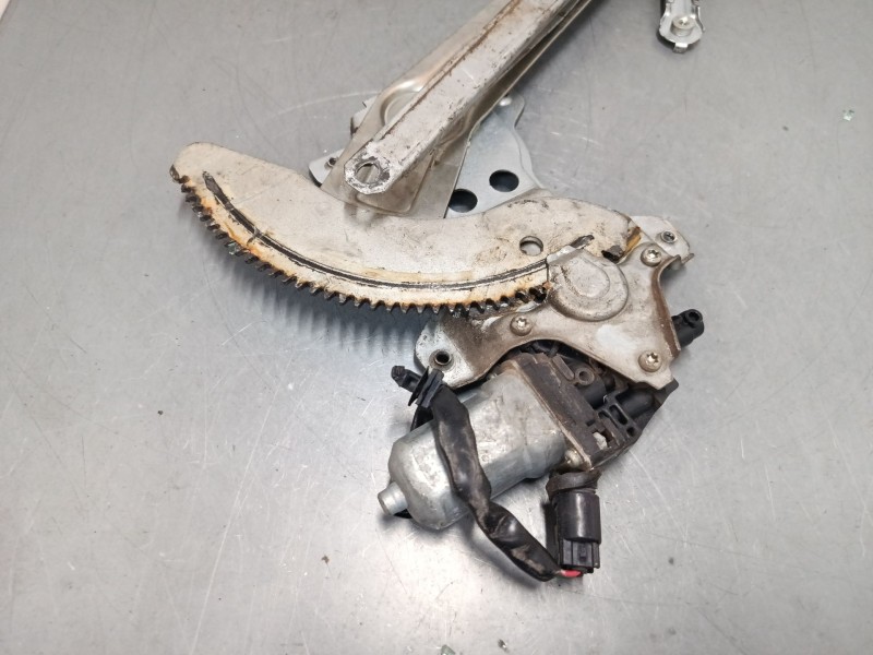 Recambio de elevalunas electrico delantero izquierdo para suzuki sx4 (ey, gy) 1.9 ddis (rw 419d) referencia OEM IAM   