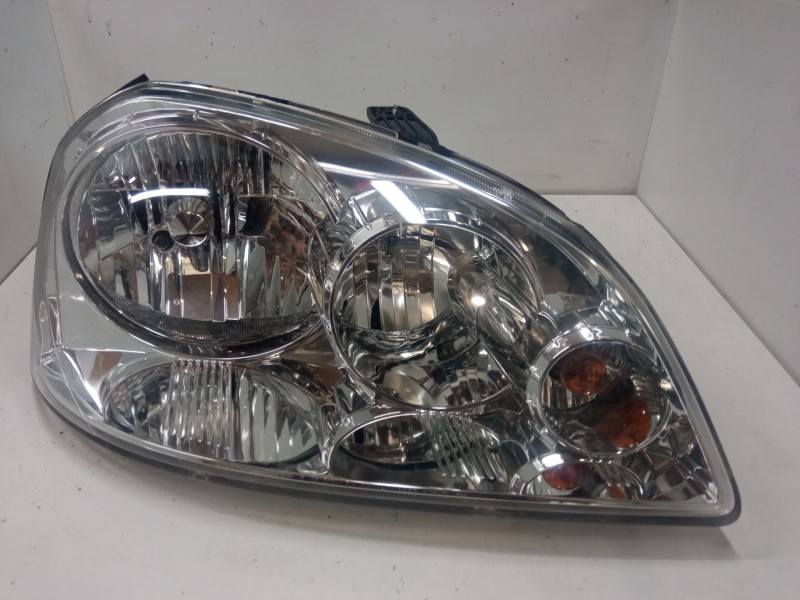 Recambio de faro derecho para chevrolet nubira station wagon 1.6 referencia OEM IAM   