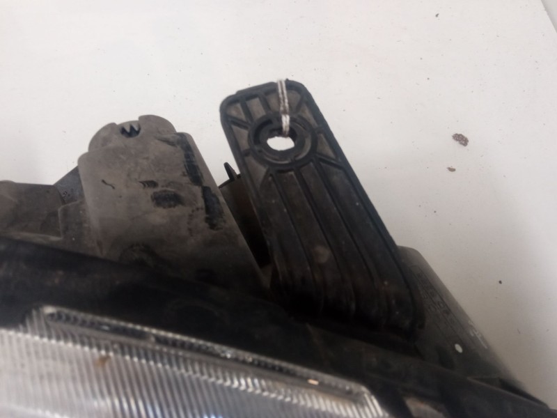Recambio de faro derecho para chevrolet nubira station wagon 1.6 referencia OEM IAM   