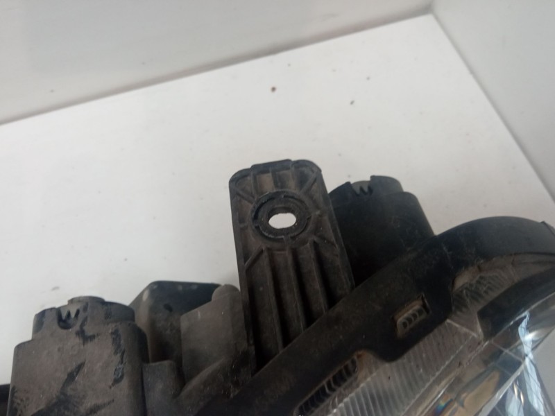 Recambio de faro izquierdo para chevrolet nubira station wagon 1.6 referencia OEM IAM   