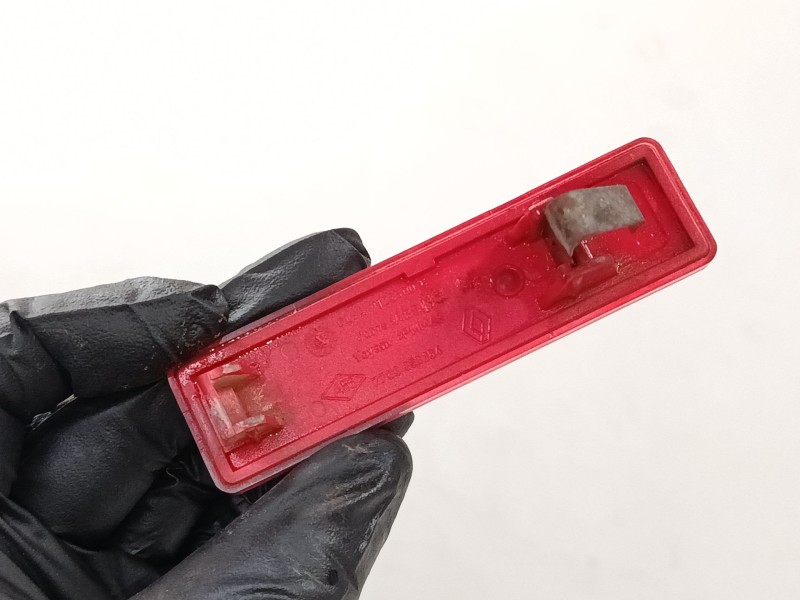 Recambio de catadioptrico trasero derecho para opel vivaro a furgoneta (x83) 1.9 dti (f7) referencia OEM IAM 7700353184  