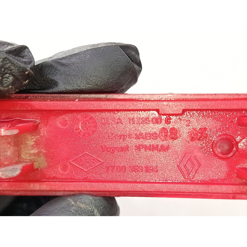 Recambio de catadioptrico trasero derecho para opel vivaro a furgoneta (x83) 1.9 dti (f7) referencia OEM IAM 7700353184  