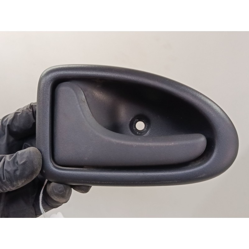 Recambio de maneta interior puerta delantera izquierda para opel vivaro a furgoneta (x83) 1.9 dti (f7) referencia OEM IAM 820002
