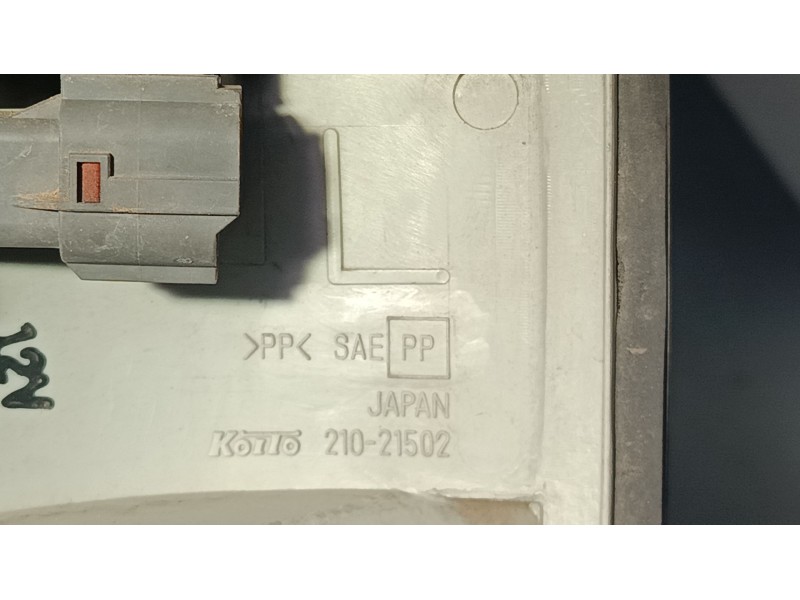 Recambio de intermitente delantero izquierdo para isuzu nkr77 referencia OEM IAM 21021502  